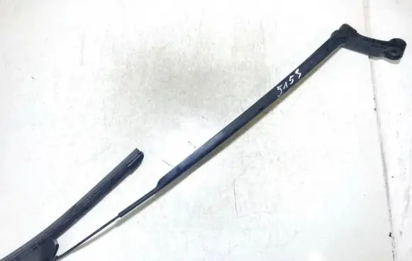 Toyota RAV 4 (XA30) Front wiper blade arm