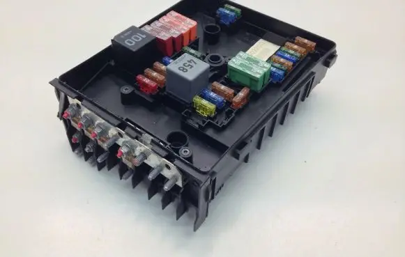 Volkswagen Golf Plus Fuse box set 1K0937125A