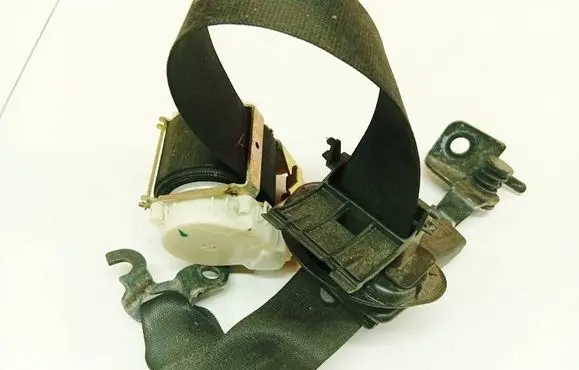 BMW 3 E90 E91 Front seatbelt 33017492 33017492B