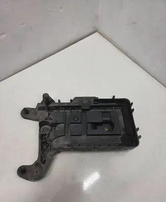 Volkswagen Caddy Battery tray 1K0915333B