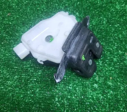 Toyota Yaris XP210 Tailgate lock latch 6935002090