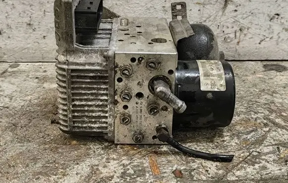 Mercedes-Benz E W211 ABS Pump 0265960029