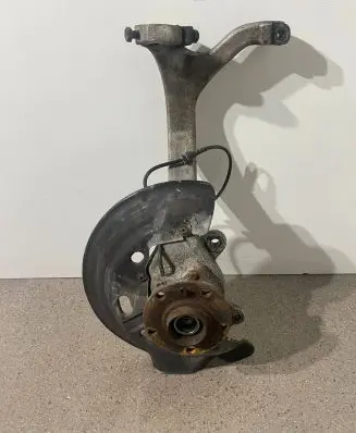 Audi A8 S8 D3 4E Front wheel hub spindle knuckle 4E0257M