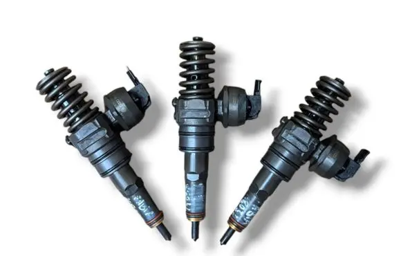 Skoda Fabia Mk2 (5J) Fuel injector 0414720215 038130073AG