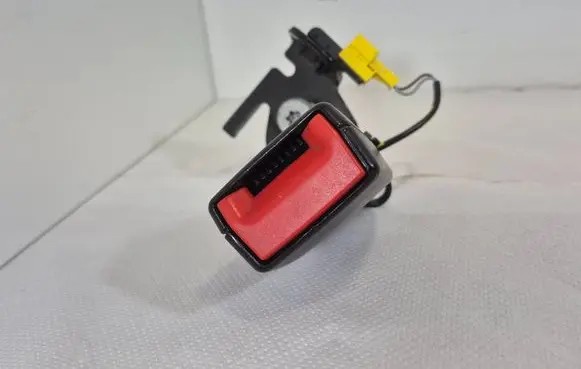 Mercedes-Benz E W212 Rear seatbelt buckle A2128601969 06397302 B160612
