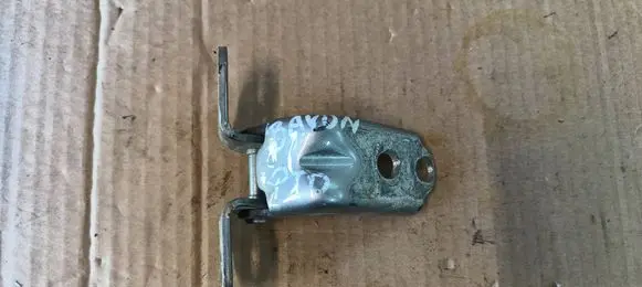 Hyundai Bayon Rear door lower hinge