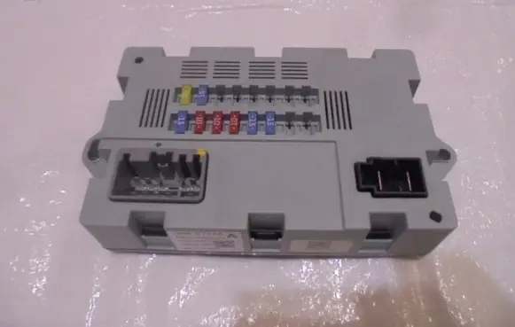 Jaguar XE Fuse module CPLA14Q073AA