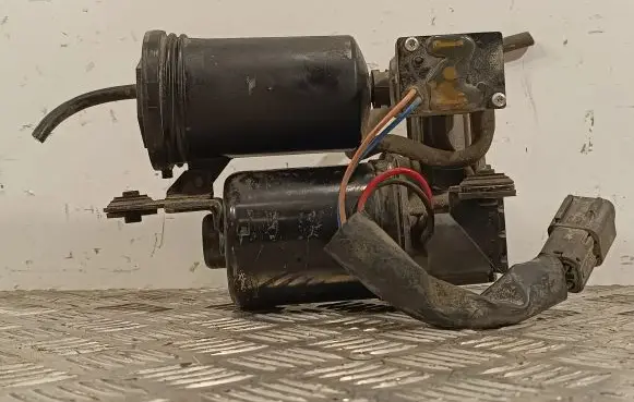 Infiniti QX80 Air suspension compressor 