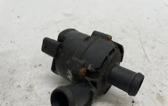 Audi Q3 8U Electric auxiliary coolant/water pump 5Q0121591AN