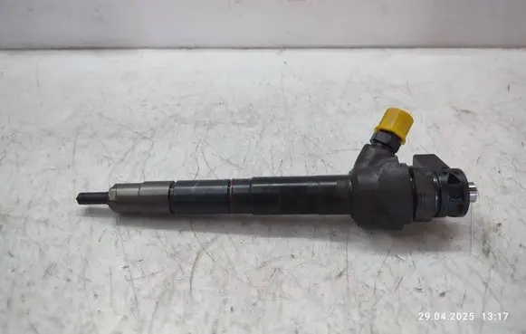 Audi A4 S4 B8 8K Fuel injector 0445110369