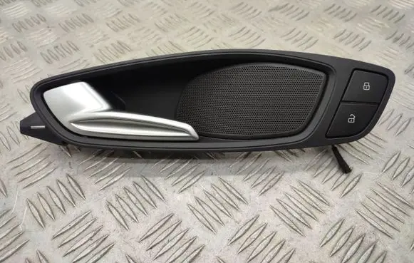 Audi A1 Front door interior handle 8X0837019 8X1962107