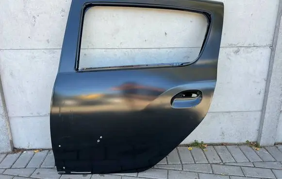Dacia Sandero II Rear door