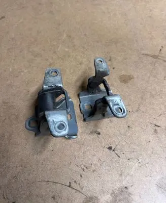Opel Meriva B Rear door lower hinge 