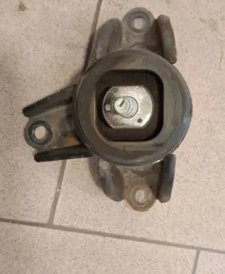 KIA Ceed Engine mount bracket 21810A5200