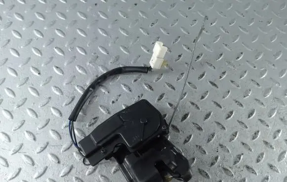 Chevrolet Epica Tailgate/trunk/boot lock/catch/latch 96327156 96636677