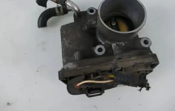 Toyota Corolla E120 E130 Throttle valve 22030-0D020