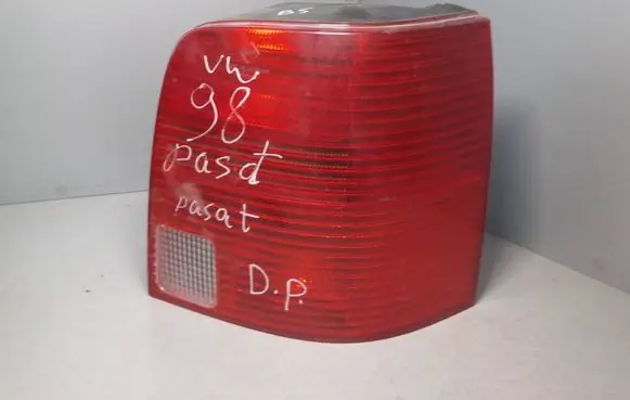 Volkswagen PASSAT B5 Rear/tail lights 3B9945112F