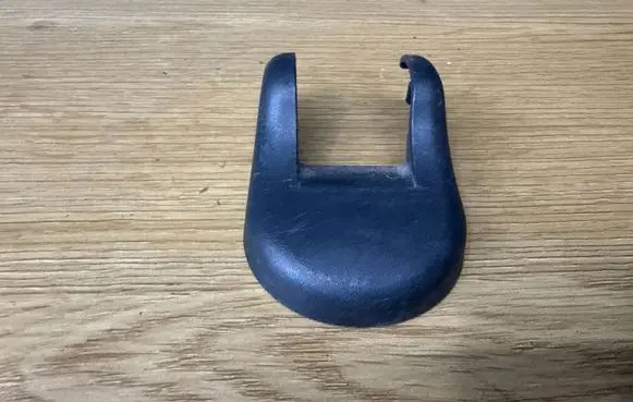 Toyota Auris 150 Rear seat rail trim cover 7169202020