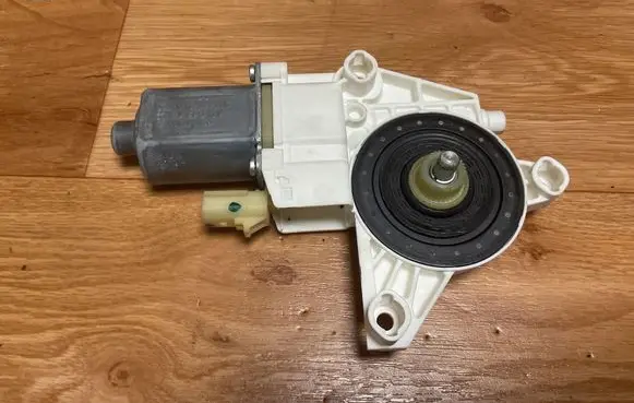 Dodge Journey Rear door window regulator motor 0130822474