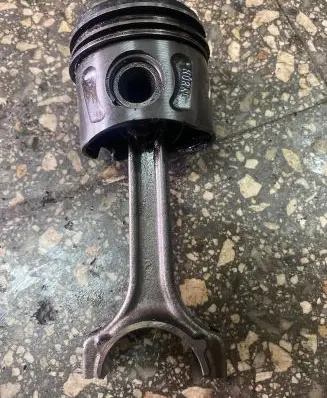 Opel Astra H Piston 06933