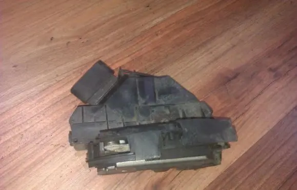 Ford Fiesta Front door lock 8a6aa21813de 8a6a-.a21813-de