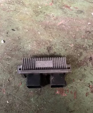 Saab 9-5 Glow plug pre-heat relay pn8972877140