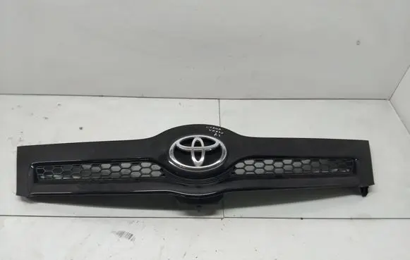 Toyota Corolla Verso AR10 Front grill 531110F020