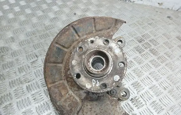 Volkswagen Touran I Front wheel hub spindle knuckle