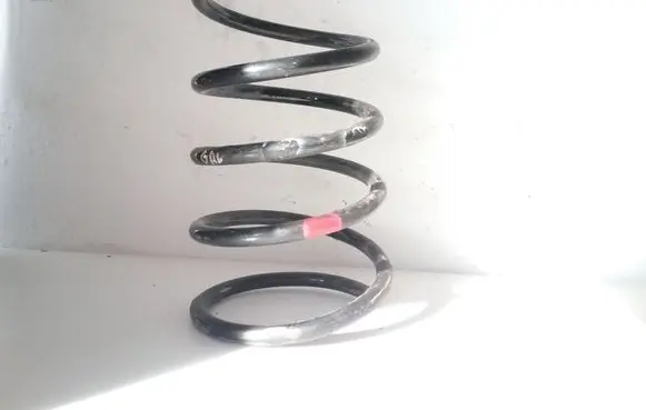 Nissan X-Trail T30 Rear coil spring