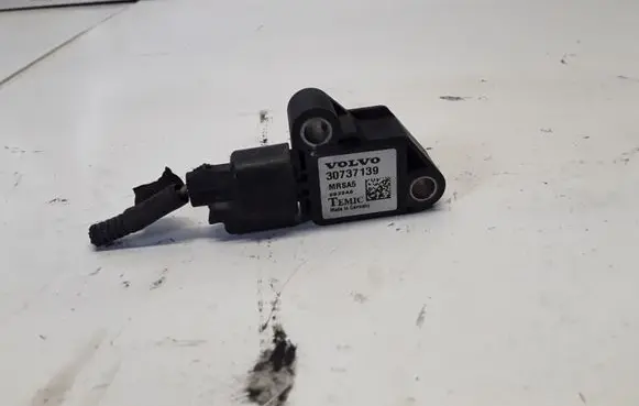 Volvo C30 Airbag deployment crash/impact sensor 30737139