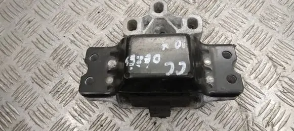 Volkswagen PASSAT B7 Engine mount bracket 3C0199555