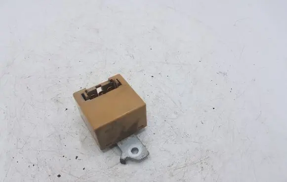Mitsubishi Pajero Other relay MD332123 0680005210