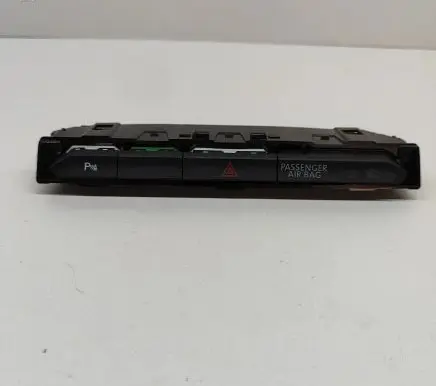 Volkswagen PASSAT B8 Hazard light switch 3G2853769A