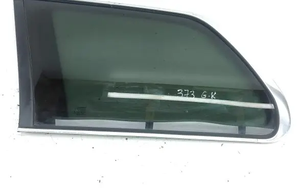 Volvo XC90 Rear side window