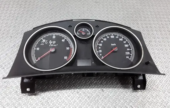 Opel Zafira B Speedometer (instrument cluster) 3024902E