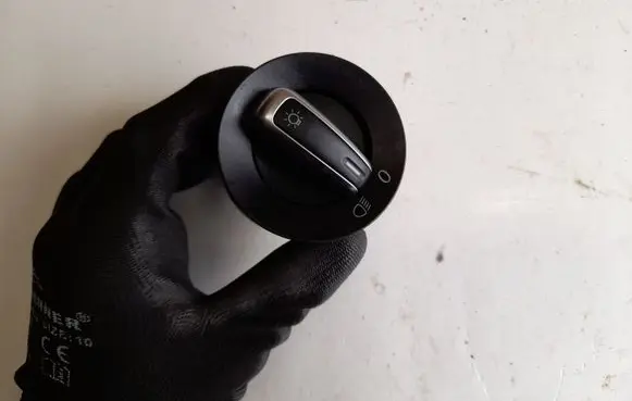 Volkswagen Jetta VI Light switch 3C8941431F