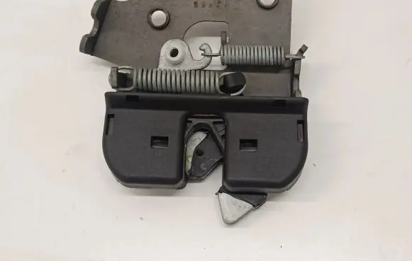 BMW 6 F06 Gran coupe Seat back rest lock catch 7112864
