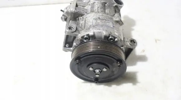 Volkswagen Golf VI Air conditioning (A/C) compressor (pump)