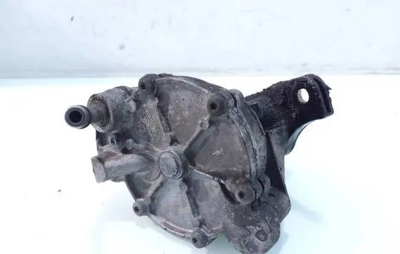 Volvo V70 Vacuum pump 074145100D