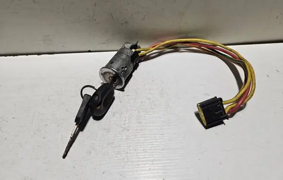 Renault Scenic I Ignition lock 7B403R