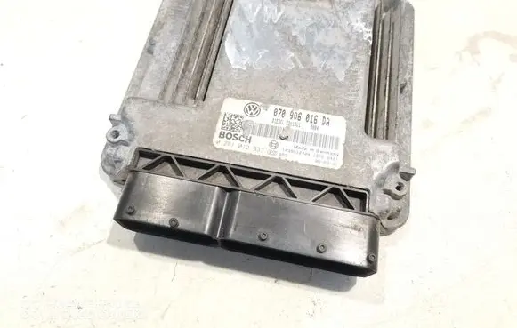 Volkswagen Touareg I Engine control unit/module 070906016DA 0281012933