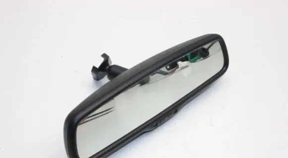Infiniti Q50 Rear view mirror (interior)