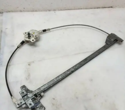 Mercedes-Benz Vito Viano W638 Front door manual window regulator