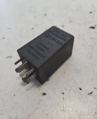 BMW 5 E39 Other relay 1388533