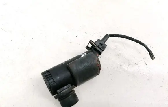 Ford Focus Windscreen/windshield washer pump 93BB17K624AA