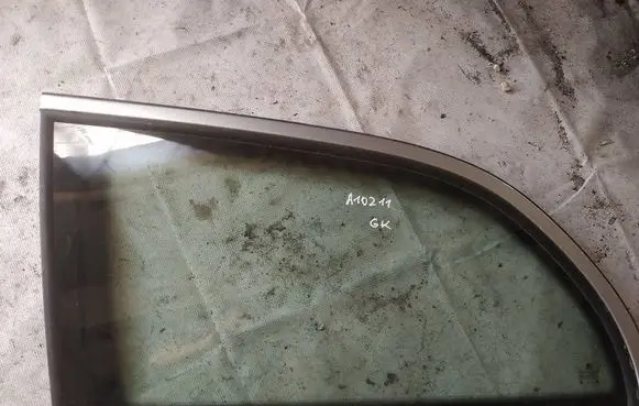Skoda Octavia Mk1 (1U) Rear side window as2