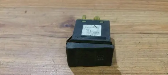 Fog light switch