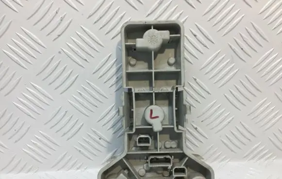 Volkswagen PASSAT B5 Tail light bulb cover holder 3B5945257