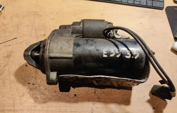 BMW 5 E39 Starter motor 1729981 0001110072