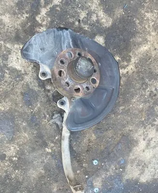 Mercedes-Benz E W211 Front wheel hub spindle knuckle